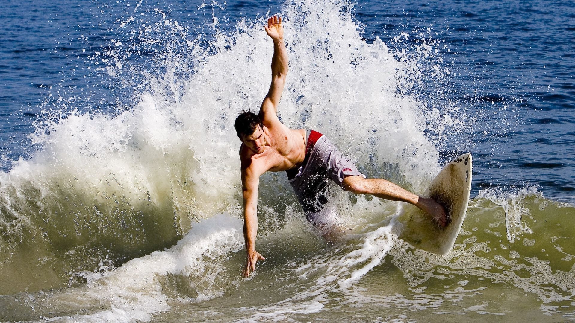 星空体育下载-龙狮舞表演结合竞技，传统运动新创新